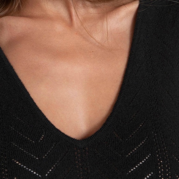 💎Naked Cashmere ALEXIA POINTELLE V-NECK TANK! NEW WITHOUT TAGS! STUNNING! SOFT!! - Picture 2 of 13